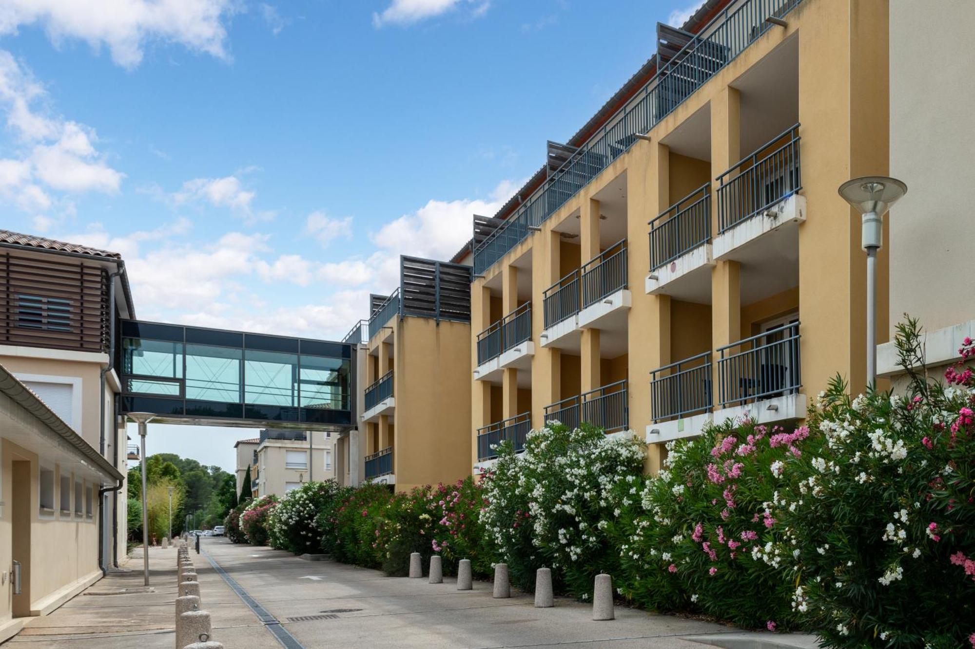 Zenitude Hotel La Valadiere, Ascend Hotel Collection Juvignac Exterior photo