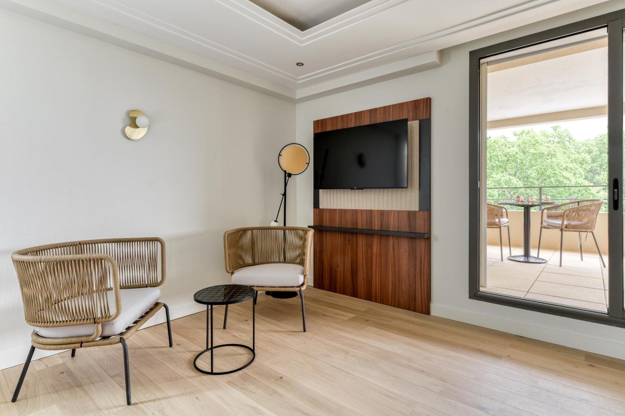 Zenitude Hotel La Valadiere, Ascend Hotel Collection Juvignac Exterior photo