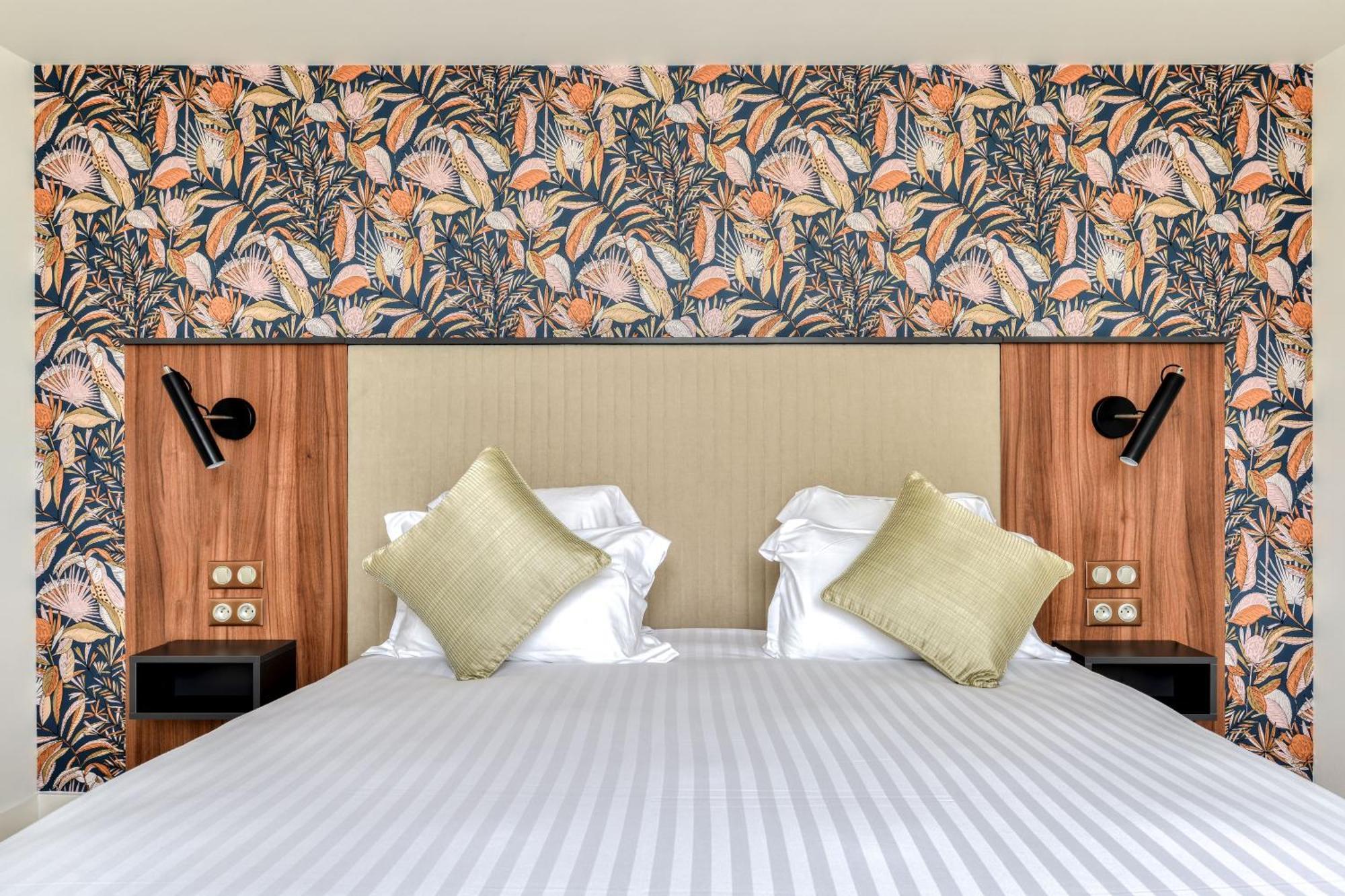 Zenitude Hotel La Valadiere, Ascend Hotel Collection Juvignac Exterior photo