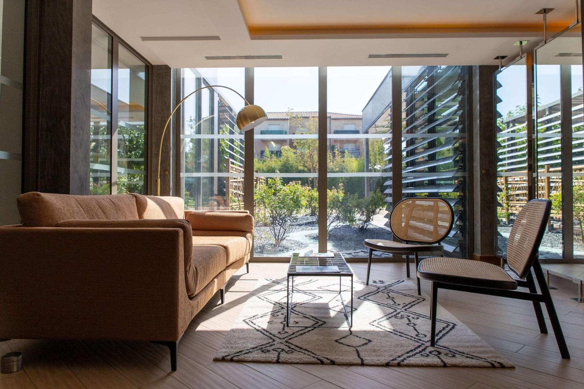 Zenitude Hotel La Valadiere, Ascend Hotel Collection Juvignac Exterior photo